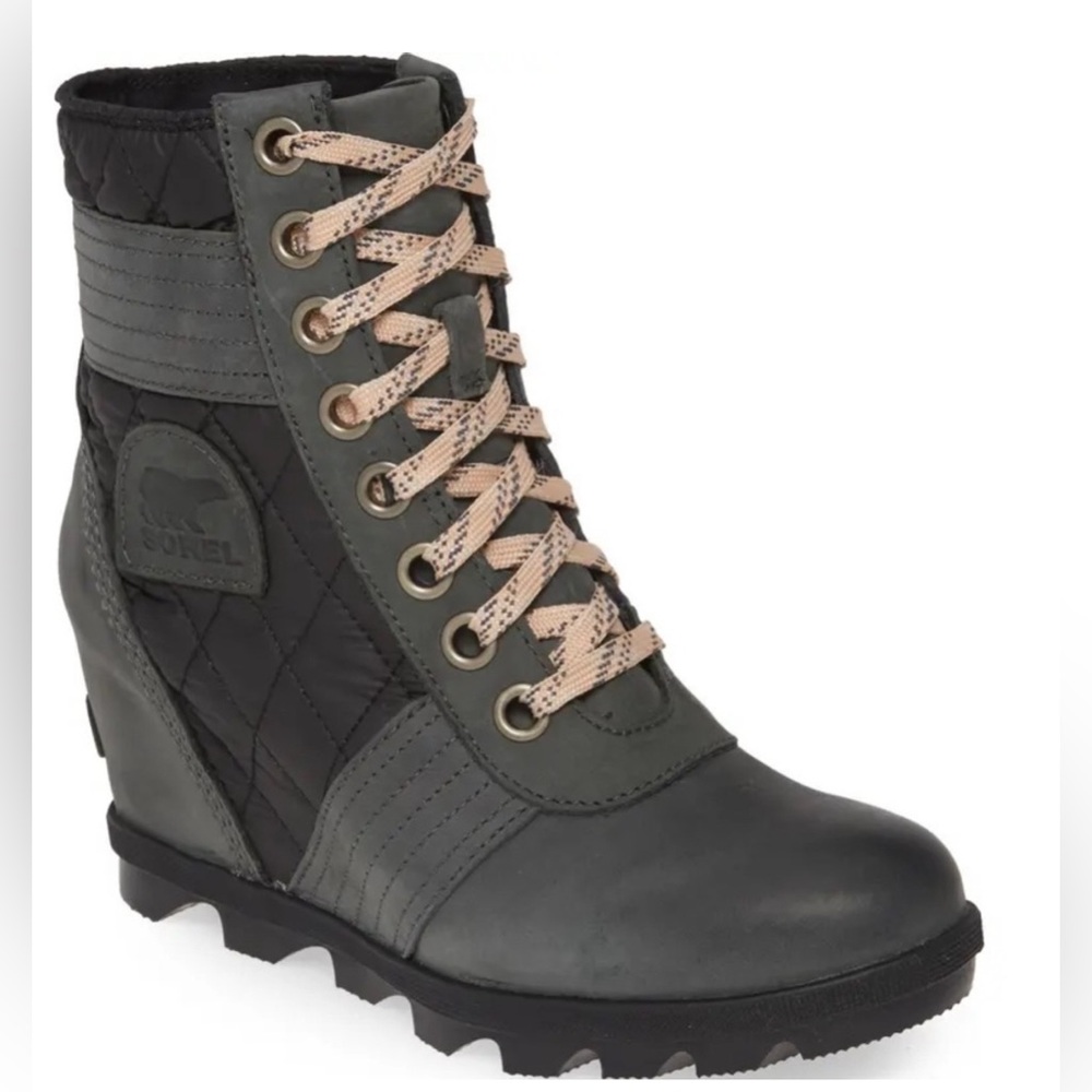 Sorel Lexie wedge green and black quilted wedge boot waterproof leather size 8.5